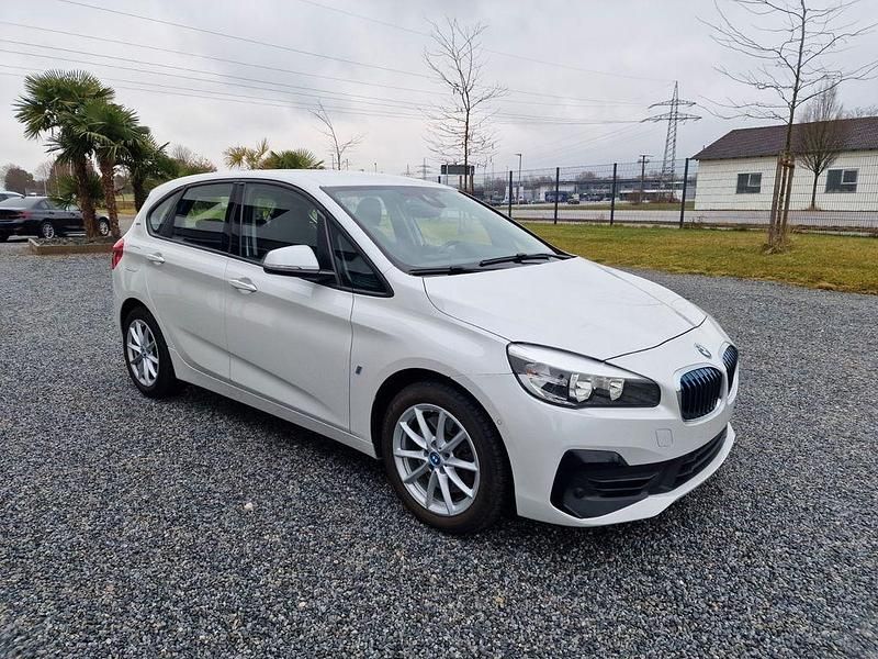 Mineralweiss metallic Gebraucht 2019 BMW 225 Active Tourer Advantage Van / Kleinbus | 14.900 € (Guter Preis) - Bild 1/4