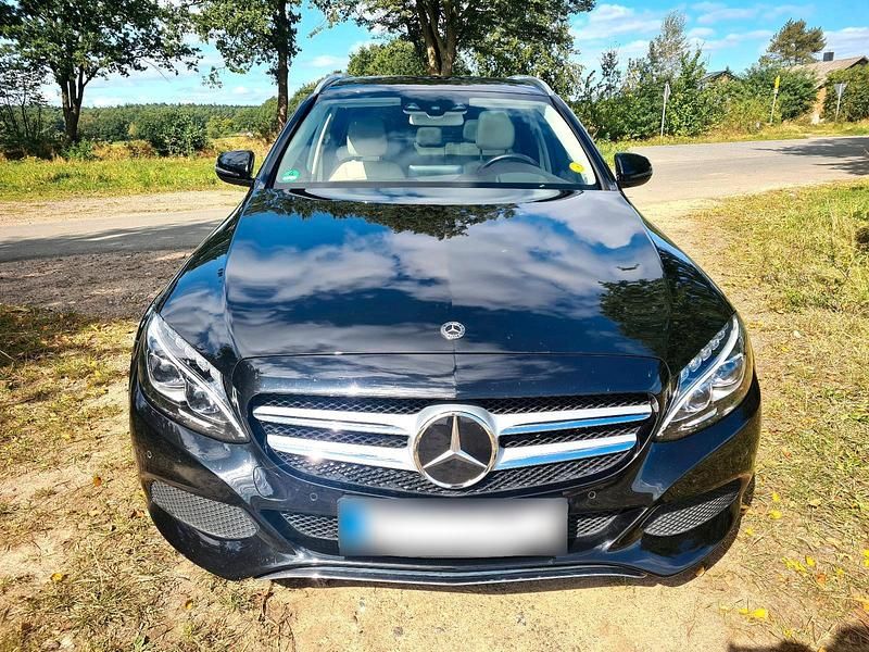 Gebraucht Mercedes C300 245 PS (180 kW) 2017 Schwarz Kombi