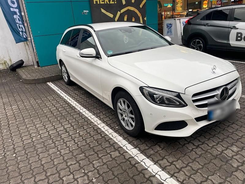 Gebraucht Mercedes C220 160 PS (117 kW) 2016 Weiß Kombi