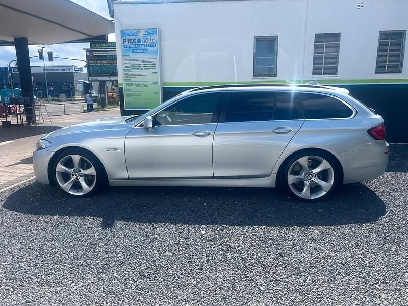 Silber Gebraucht 2013 BMW 525 Kombi | 7.999 € (Guter Preis) - Bild 1/4