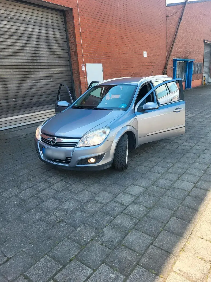 Gebraucht Opel Astra 115 PS (84 kW) 2009 Grau Kombi