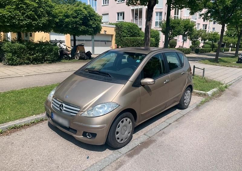 Gelb Gebraucht 2004 Mercedes A180 Kleinwagen | 850 € (Superpreis) - Bild 1/4