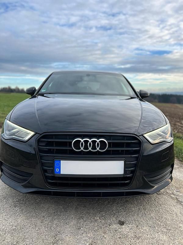 Schwarz Gebraucht 2013 Audi A3 Sportback Kleinwagen | 13.000 € - Bild 1/4