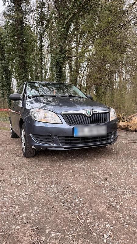 Gebraucht Skoda Fabia 70 PS (51 kW) 2012 Grau Limousine