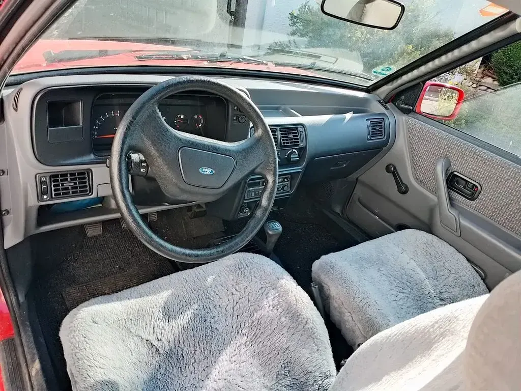 Gebraucht Ford Escort 73 PS (53 kW) 1987 Rot Kleinwagen
