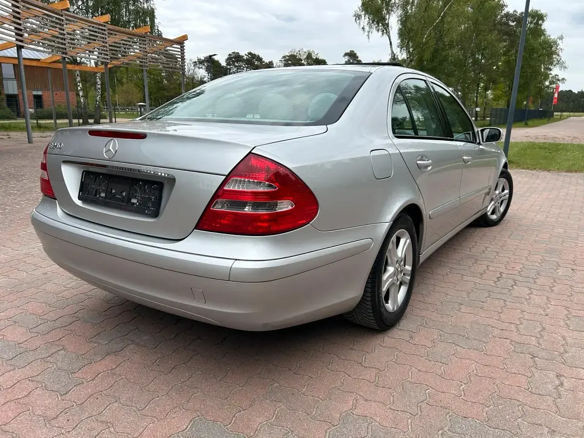 Occasion Mercedes E240 177 ch (130 kW) 2005 Argent Berline