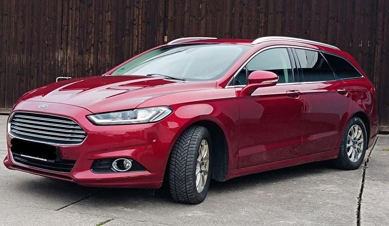 Gebraucht Ford Mondeo Titanium 179 PS (131 kW) 2016 Rot Kombi