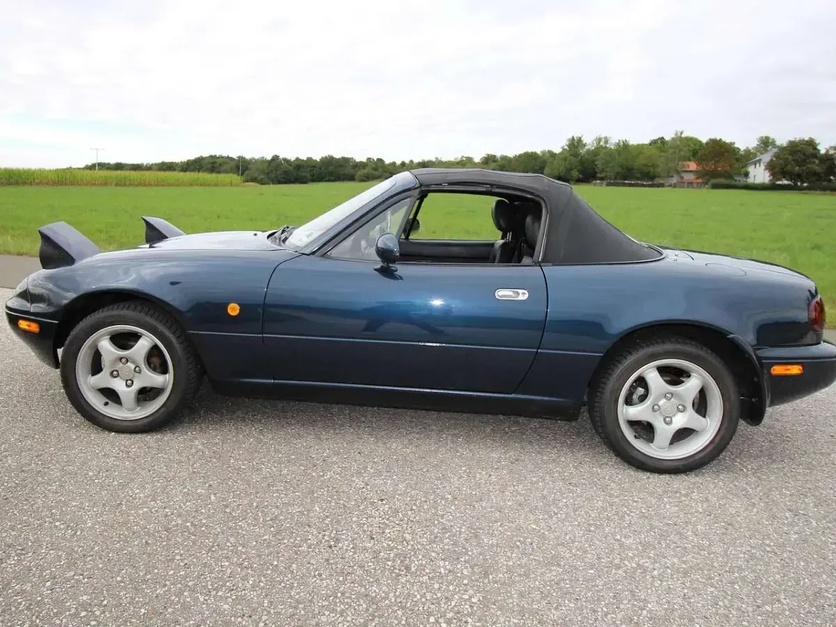 Gebraucht Mazda MX5 90 PS (66 kW) 1997 Blau Cabrio
