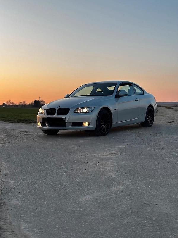 Gebraucht BMW 320 170 PS (125 kW) 2007 Andere farben Coupé