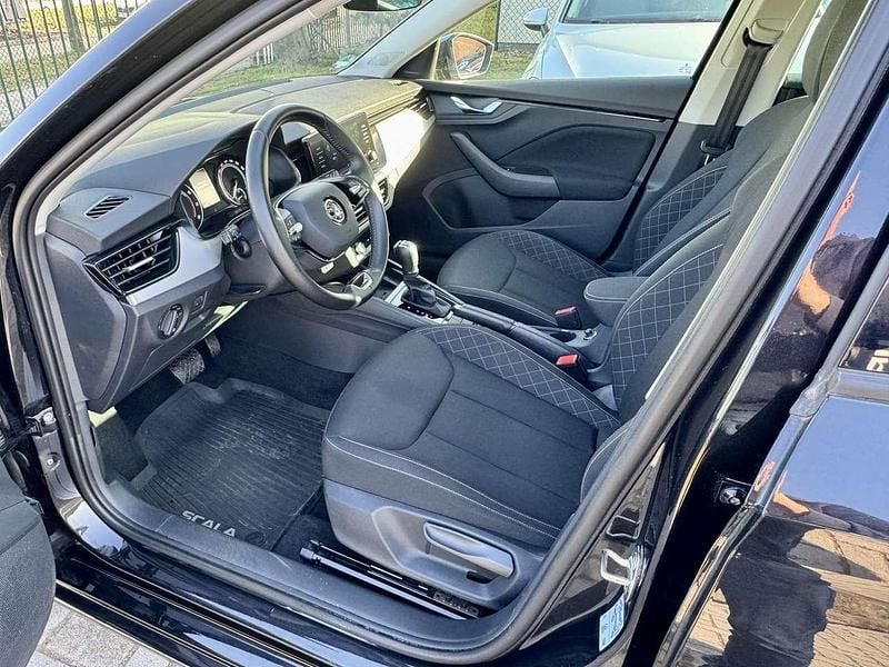 Gebraucht Skoda Scala Ambition 110 PS (80 kW) 2021 Schwarzmagic perleffekt Kleinwagen