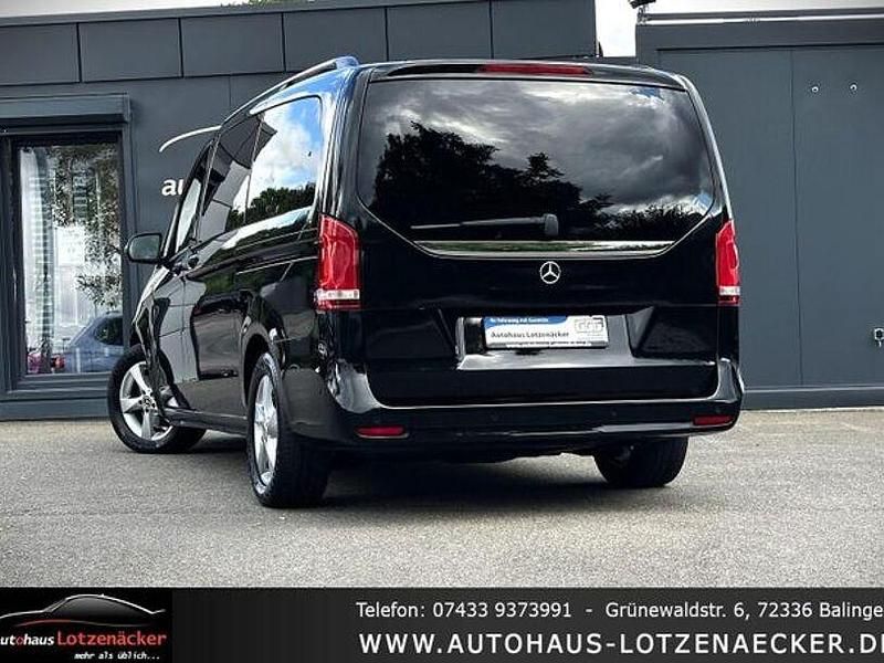 Gebraucht Mercedes V300 237 PS (174 kW) 2023 Schwarz Van / Kleinbus