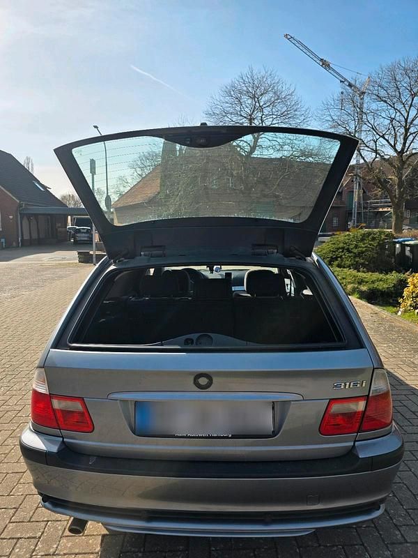 Gebraucht BMW 316 115 PS (84 kW) 2003 Silber Kombi