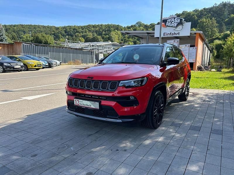 Gebraucht Jeep Compass 131 PS (96 kW) 2023 Rot SUV