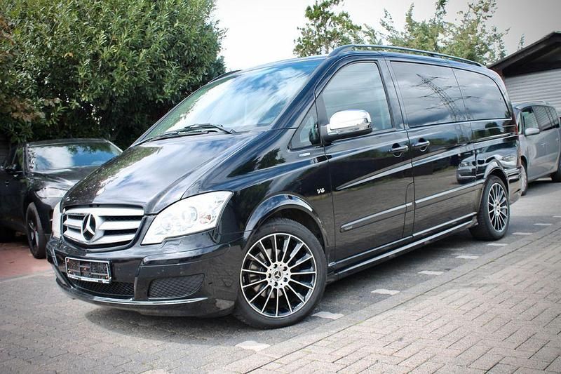 Schwarz Gebraucht 2012 Mercedes Viano Edition 1 Van / Kleinbus | 21.900 € (Etwas zu teuer) - Bild 1/4