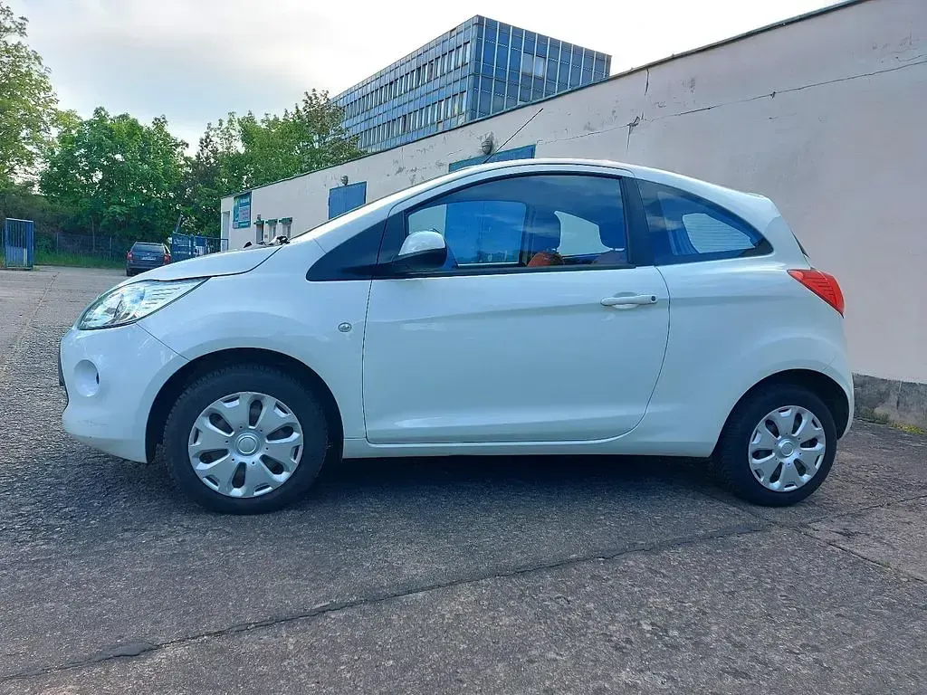 Gebraucht Ford Ka Cool & Sound Edition 69 PS (50 kW) 2016 Weiß Kleinwagen