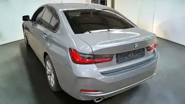 Gebraucht BMW 320 Shadowline 190 PS (139 kW) 2024 Grau Limousine