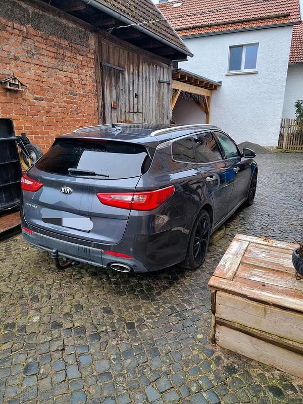 Gebraucht Kia Optima 140 PS (102 kW) 2017 Grau Kombi