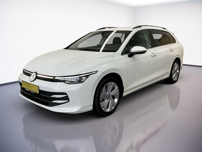 Gebraucht VW Golf VIII Style 150 PS (110 kW) 2025 Weiß Kombi