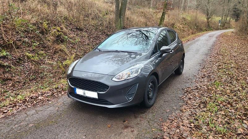 Grau Gebraucht 2020 Ford Fiesta Kleinwagen | 8.999 € (Guter Preis) - Bild 1/4