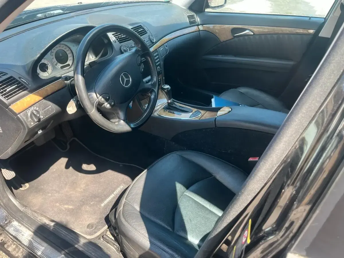 Gebraucht Mercedes E300 Avantgarde 211 PS (155 kW) 2008 Schwarz Limousine