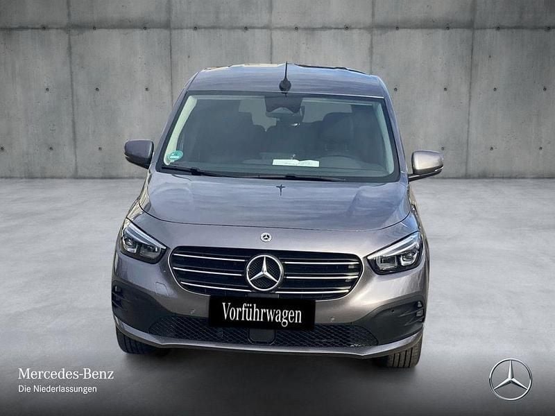 Gebraucht Mercedes T180 Progressive 131 PS (96 kW) 2026 Grau Van / Kleinbus