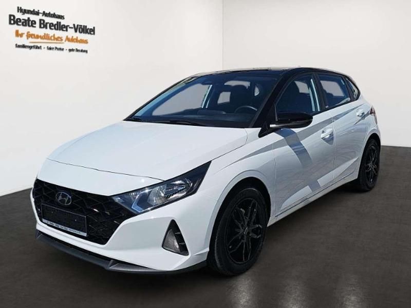 Weiß Gebraucht 2021 Hyundai i20 Intro Edition Limousine | 14.990 € (Fairer Preis) - Bild 1/4