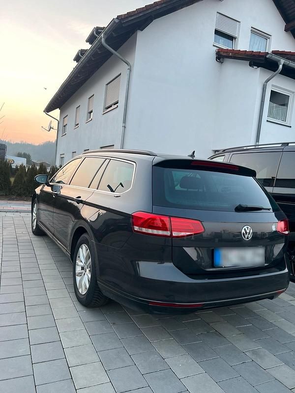 Używany VW Passat 120 KM (88 kW) 2018 Szary Kombi