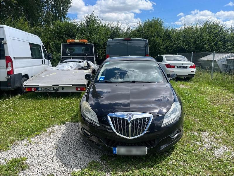 Schwarz Gebraucht 2011 Lancia Delta Limousine | 4.500 € (Fairer Preis) - Bild 1/4