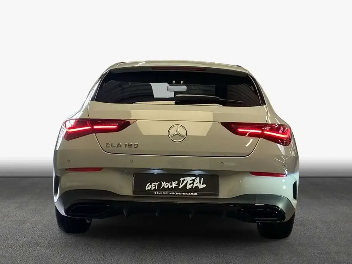 Gebraucht Mercedes CLA180 136 PS (100 kW) 2026 Manufaktur alpingrau uni Limousine
