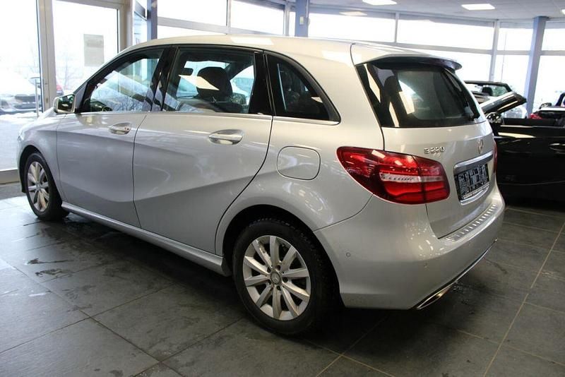 Gebraucht Mercedes B220 184 PS (135 kW) 2016 Silber Van / Kleinbus