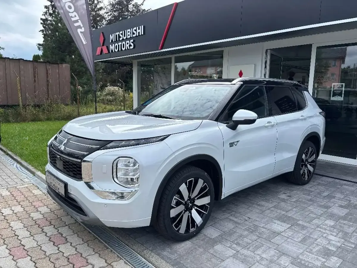 Neu Mitsubishi Outlander P-HEV Diamant Edition 306 PS (225 kW) 2026 Weiß SUV