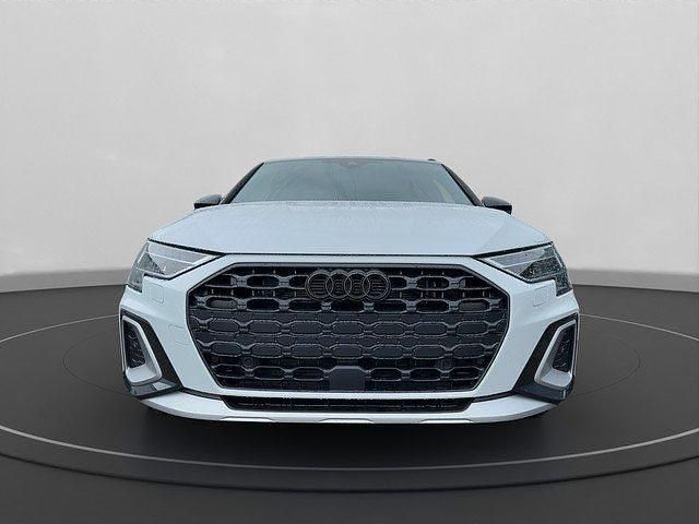 Gebraucht Audi A3 Ambiente 150 PS (110 kW) 2024 Gletscherweiss (weiss) Limousine