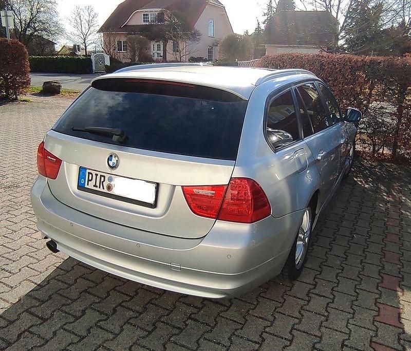 Gebraucht BMW 320 184 PS (135 kW) 2010 Silber Kombi