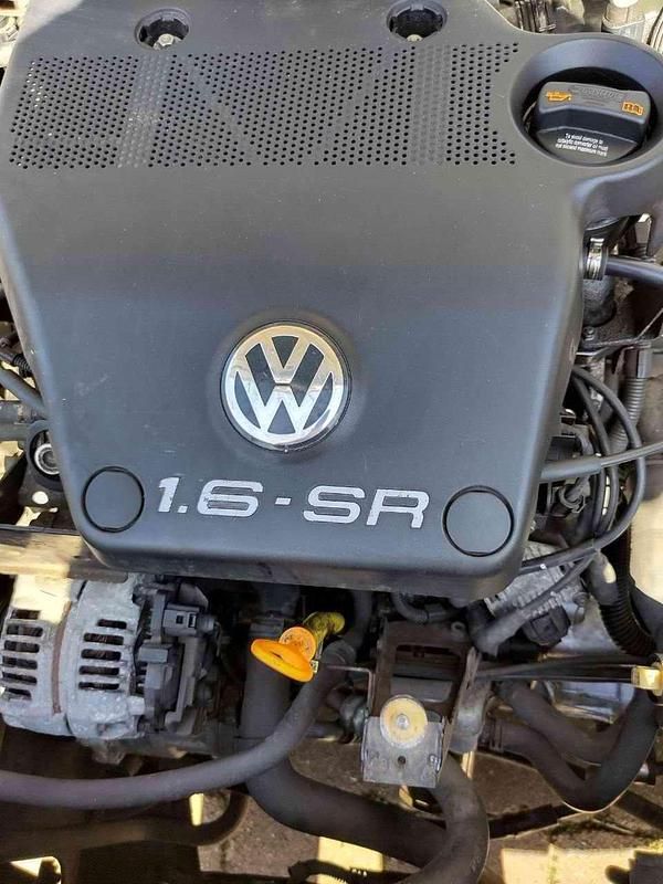 Second-hand VW Bora 1999 Argintiu Berlinǎ