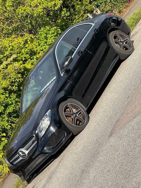 Schwarz Gebraucht 2018 Mercedes C220 AMG Limousine | 19.000 € (Superpreis) - Bild 1/4