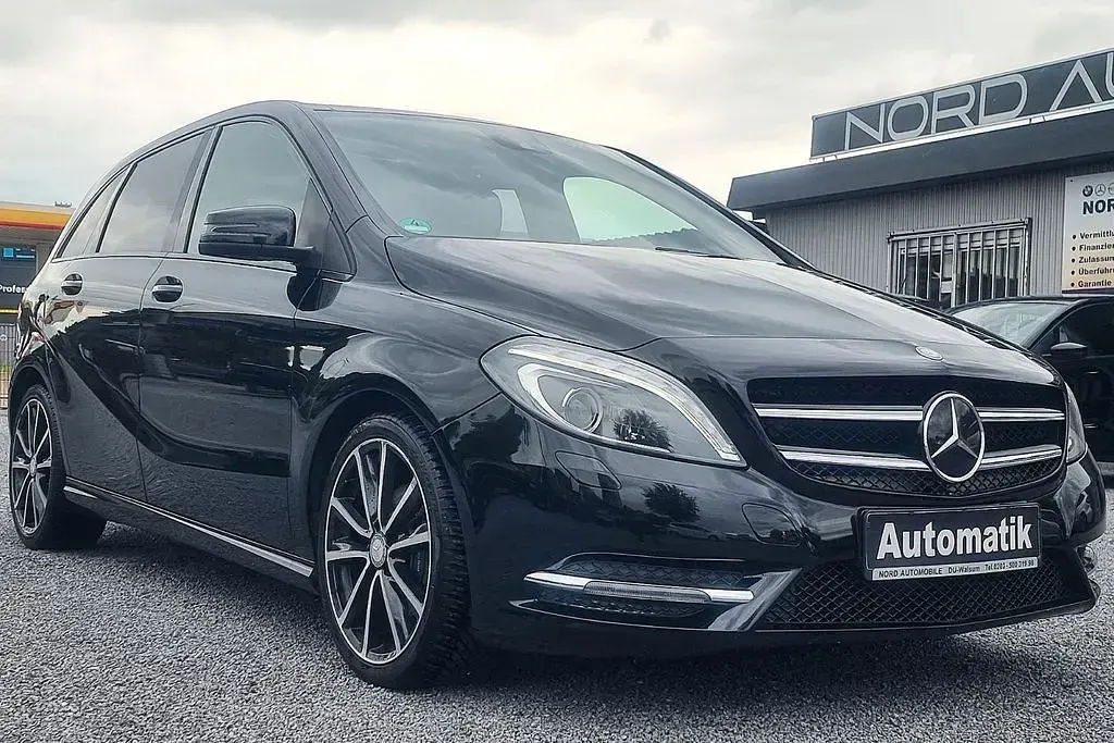 Gebraucht Mercedes B200 136 PS (100 kW) 2014 Schwarz Kleinwagen