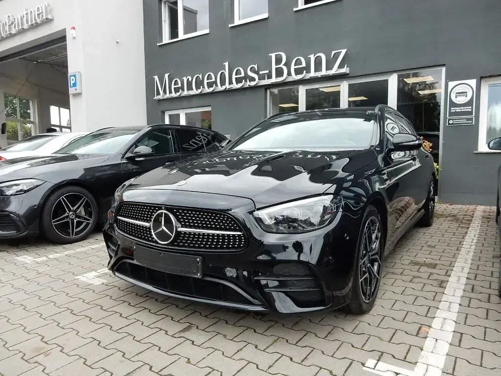 Gebraucht Mercedes E200 197 PS (144 kW) 2024 Schwarz Kombi