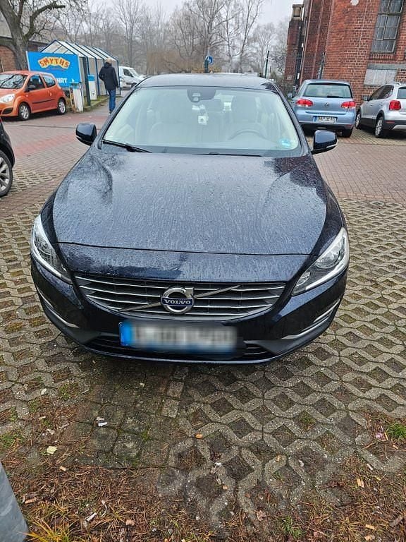 Blau Gebraucht 2017 Volvo S60 Summum Limousine | 12.800 € (Fairer Preis) - Bild 1/4