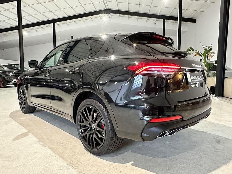 Gebraucht Maserati Levante 430 PS (316 kW) 2024 Schwarz SUV