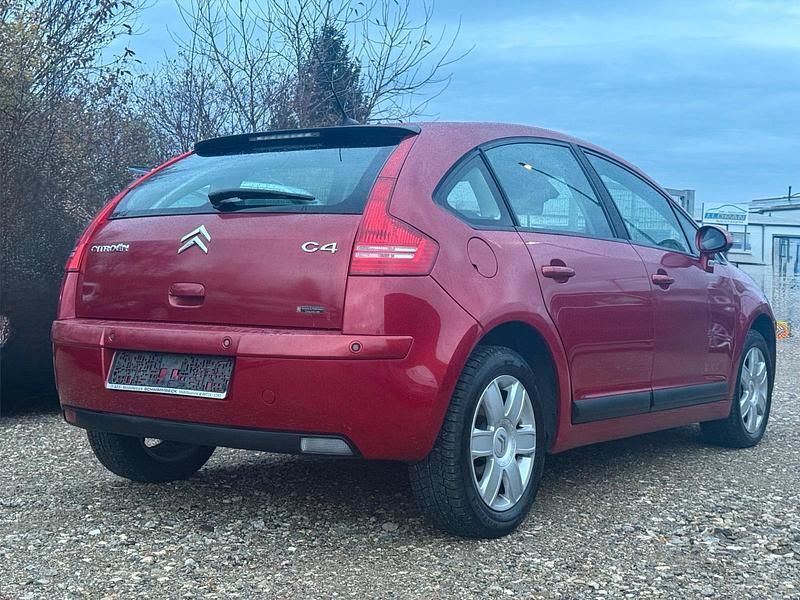 Gebraucht Citroën C4 109 PS (80 kW) 2007 Rot Limousine