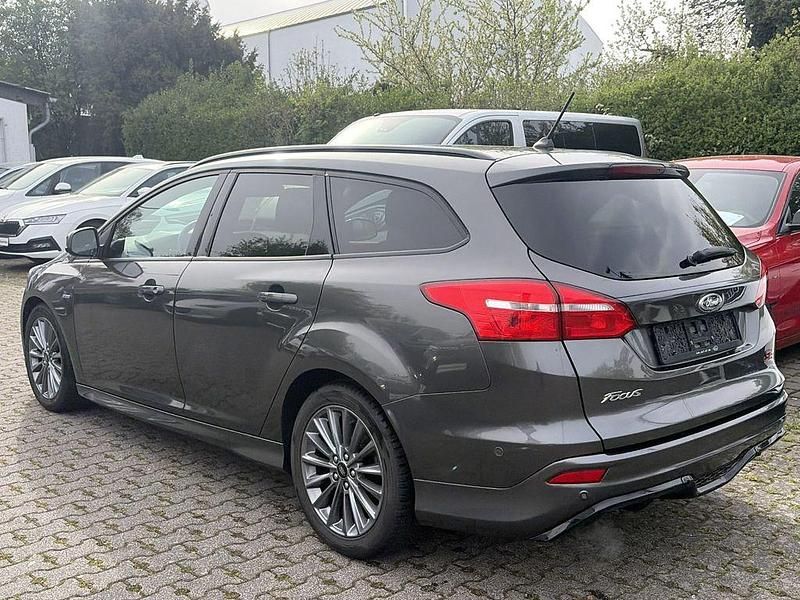 Usata Ford Focus ST-Line 140 CV (102 kW) 2018 Grigio Berlina