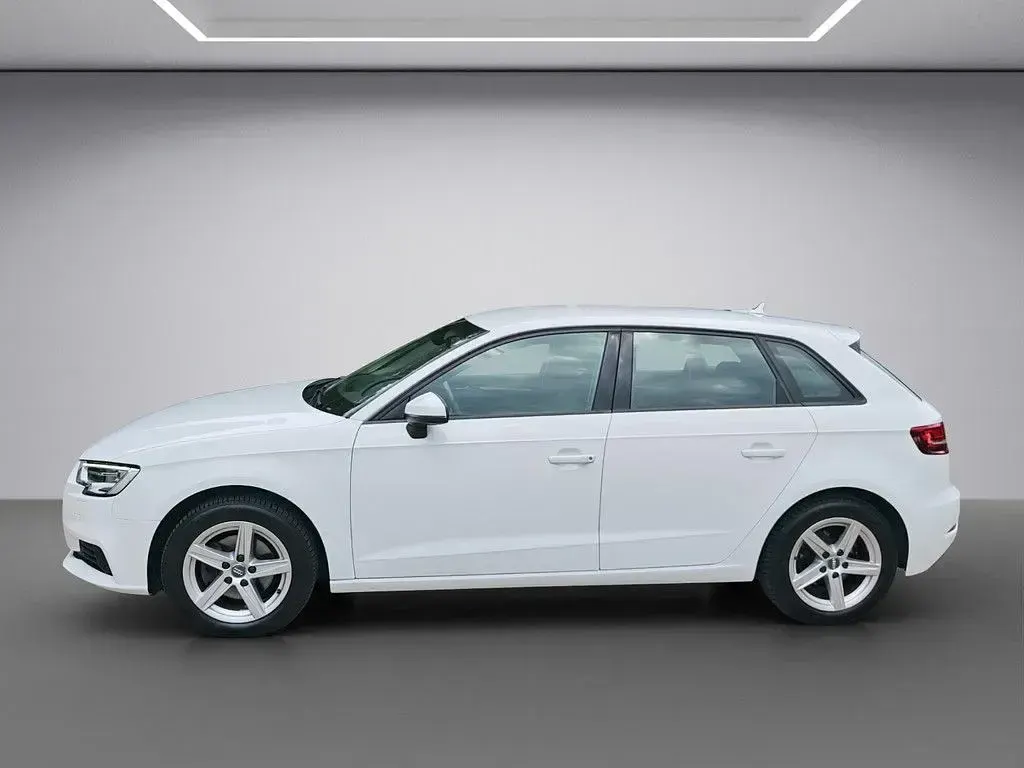Gebraucht Audi A3 Design 116 PS (85 kW) 2017 Ibisweiß Limousine