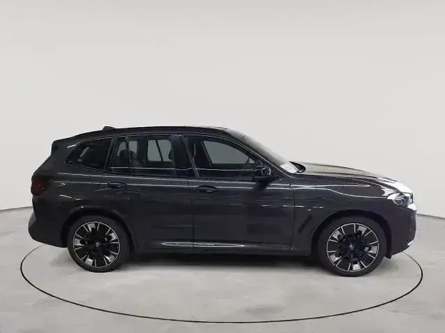 Gebraucht BMW iX3 Impressive 210 kW (286 PS) 2023 Grau SUV