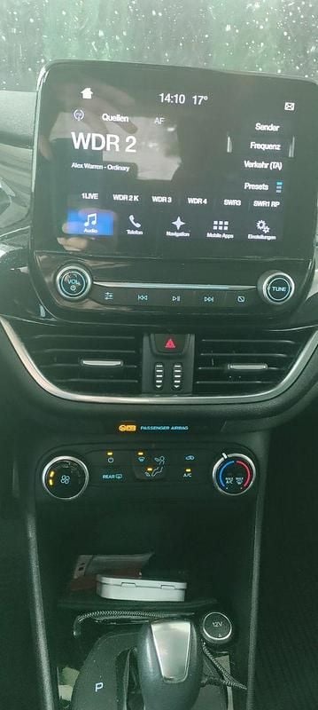 Gebraucht Ford Fiesta Cool & Connect 101 PS (74 kW) 2017 Silber Kleinwagen