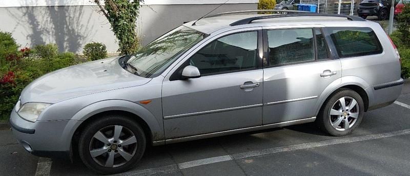 Gebraucht Ford Mondeo 145 PS (106 kW) 2002 Silber Kombi