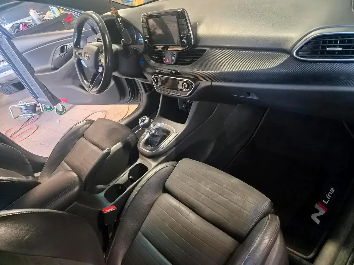 Gebraucht Hyundai i30 275 PS (202 kW) 2018 Schwarz Limousine