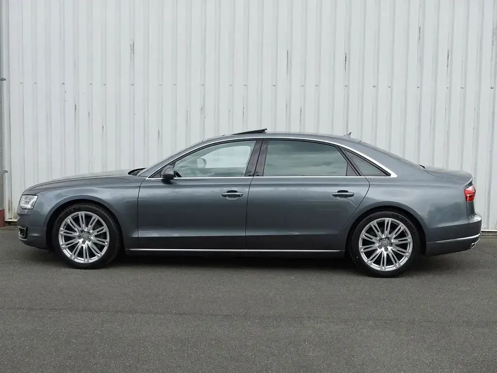 Gebraucht Audi A8 Ambiente 258 PS (189 kW) 2014 Grau Limousine