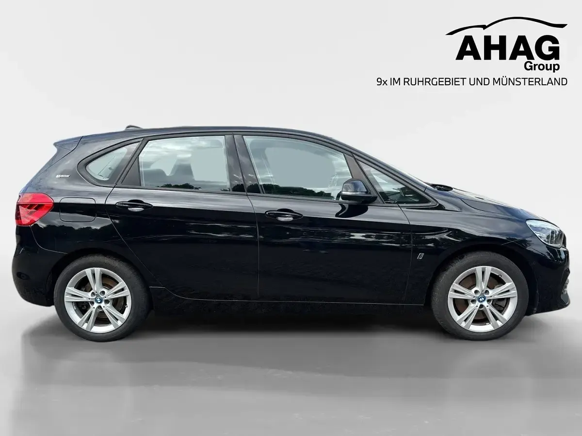 Gebraucht BMW 225 Active Tourer Advantage 224 PS (164 kW) 2019 Schwarz Van / Kleinbus