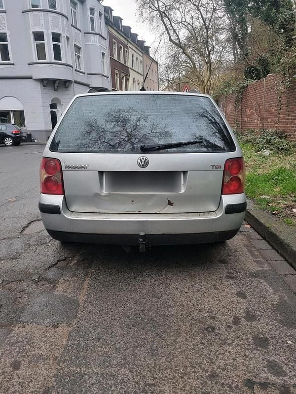 Usata VW Passat 131 CV (96 kW) 2003 Grigio Station wagon