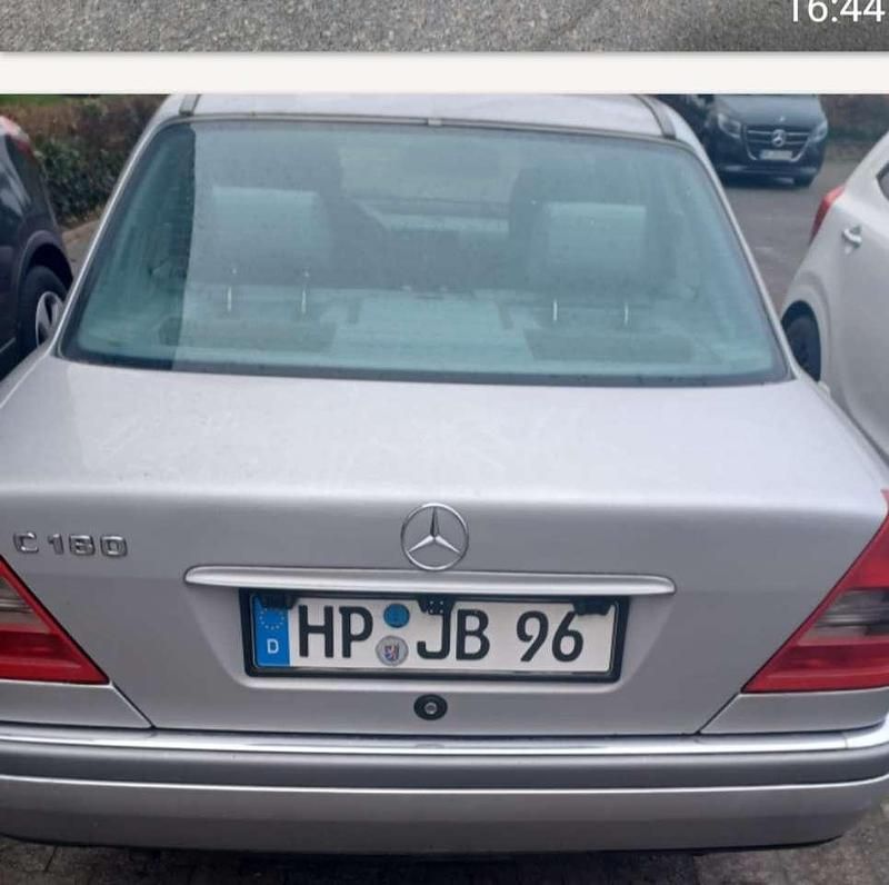Gebraucht Mercedes 180 122 PS (89 kW) 1997 Silber Limousine
